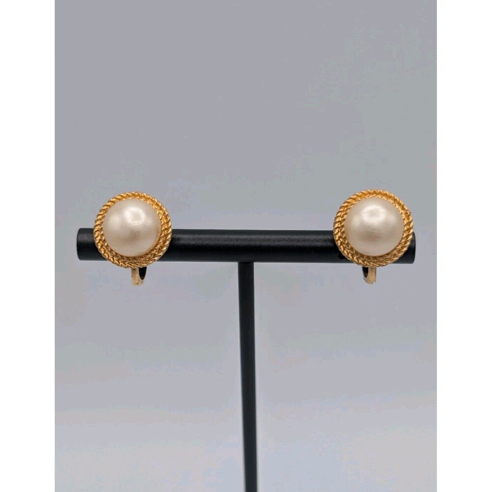 Vintage 1950s Crown Trifari Gold Tone Faux Pearl Rope Clip On Earrings MCM Glam